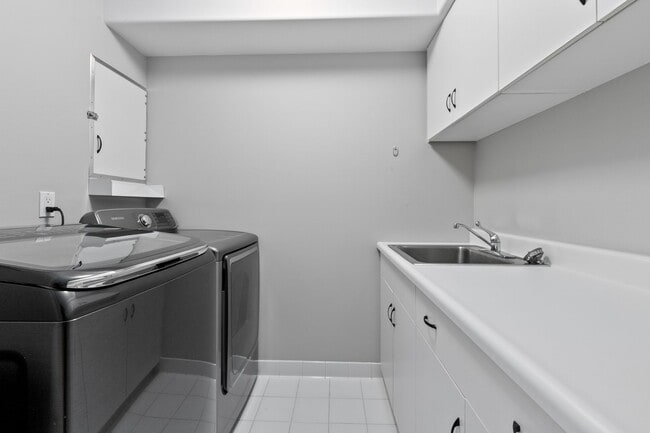 Building Photo - 4Bd/2.5Ba Seattle House