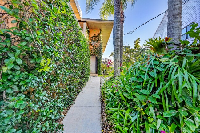 Building Photo - 1334 Chesapeake Ave