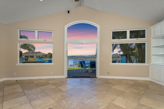 Building Photo - 218 Highland St