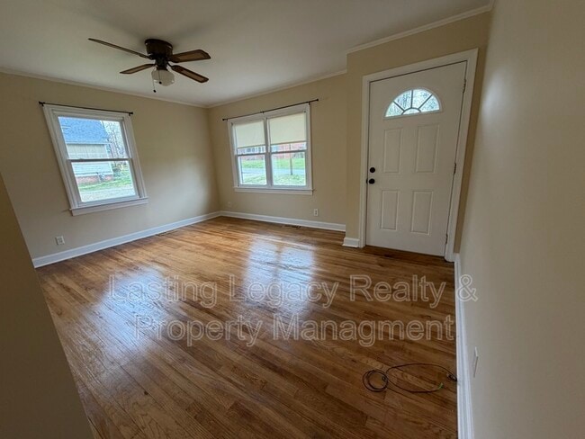 Building Photo - 218 Spring St