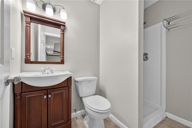 Building Photo - 437 Waterbury Way