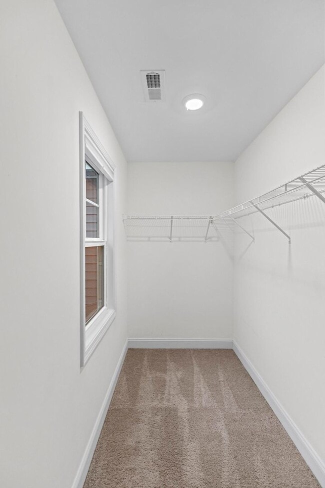 Building Photo - Large 3br Stonebay Townhome AVAILABLE NOW!