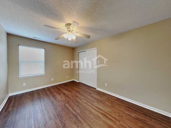 Building Photo - 2012 Fullwood Dr