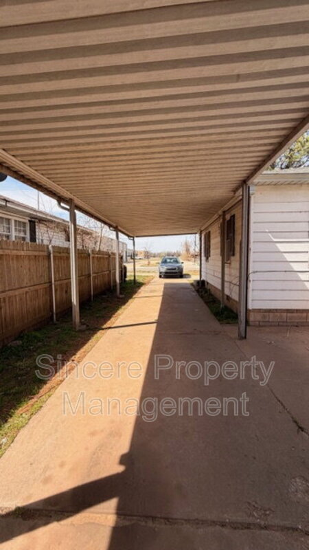 Building Photo - 2904 S Portland Ave