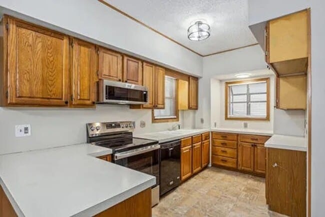 Building Photo - Coming Soon! Beautiful two story home in Winfield that showcases exceptional curb!