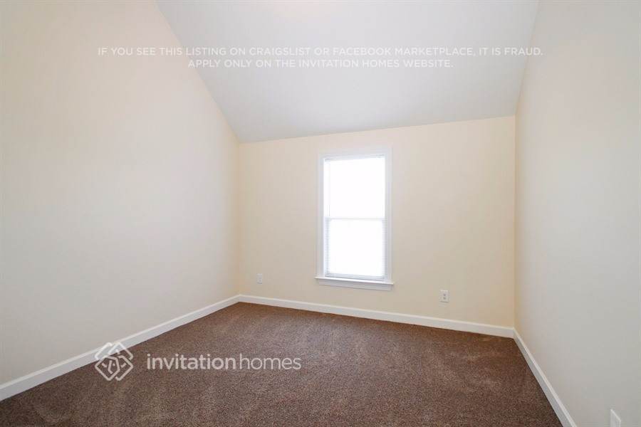 Building Photo - 552 Adams Point Dr