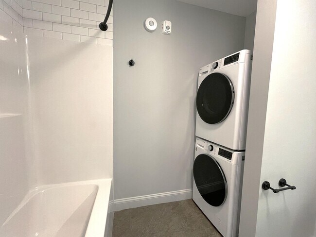 Building Photo - 25 Lowell St