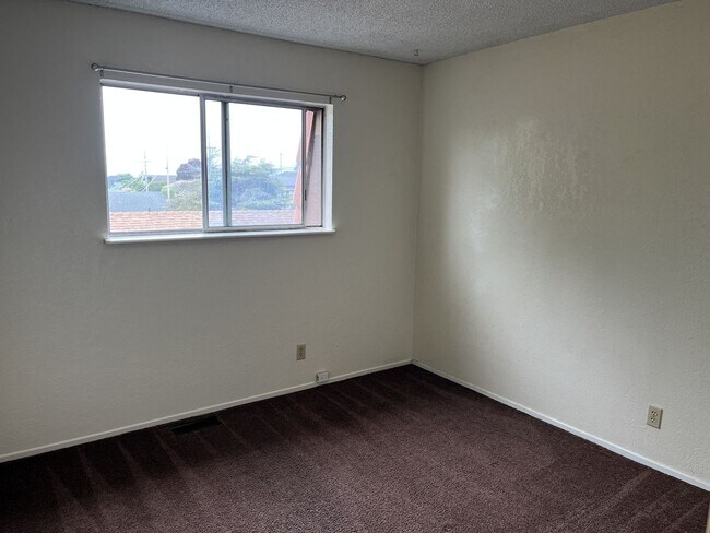 Building Photo - 608-610 W Henderson [PRM: Brittany] (2)