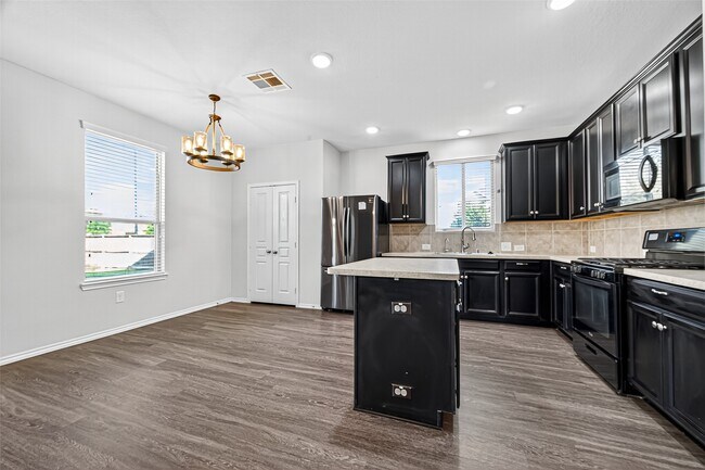 Building Photo - 5027 Brewcastle Ln