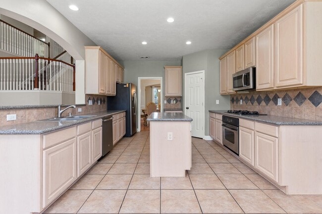 Building Photo - 3531 Shoreview Ln