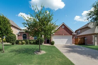Building Photo - A must see home in Grand Prairie!