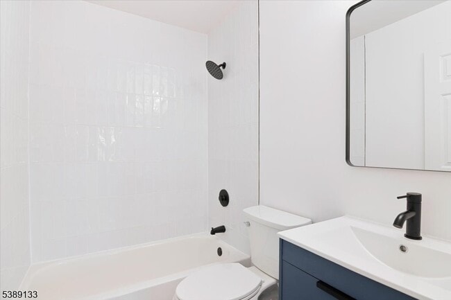 Building Photo - 60 Mews Ln