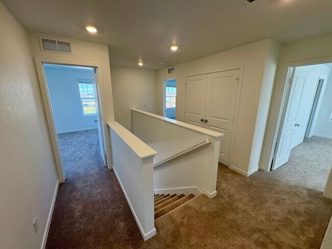 Building Photo - 4 Bed with Office, Brand New Home