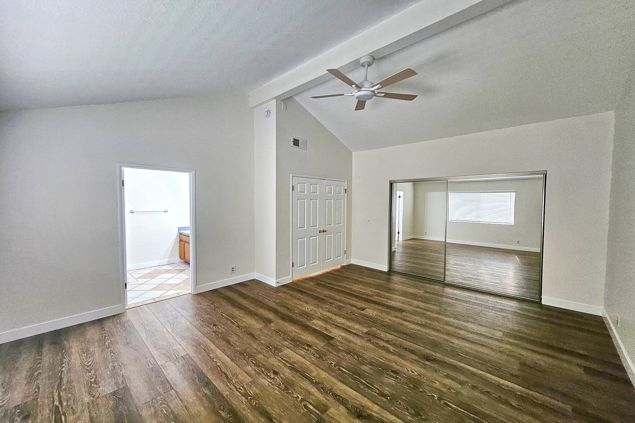 Building Photo - 7556 Thousand Oaks Dr