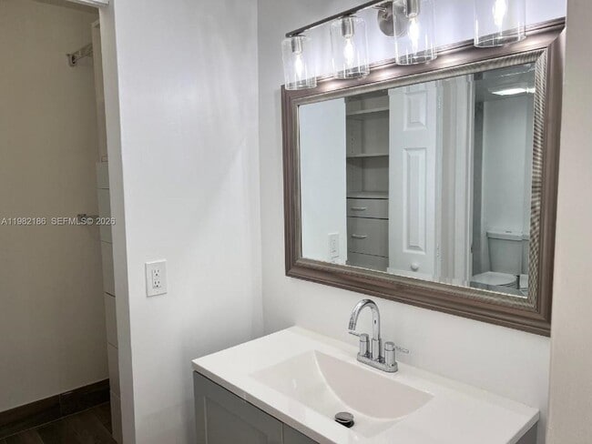 Building Photo - 8820 SW 132nd Pl