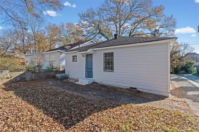 Building Photo - 449 10th St NW