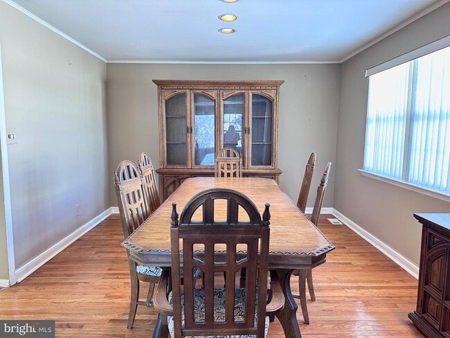 Building Photo - 2 W High Ridge Rd