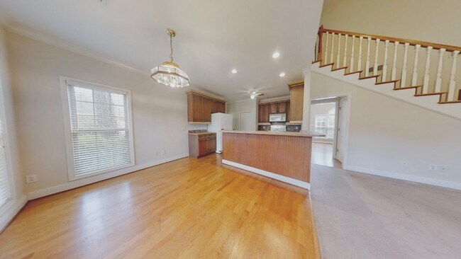 Building Photo - Spacious Home in Mill Creek