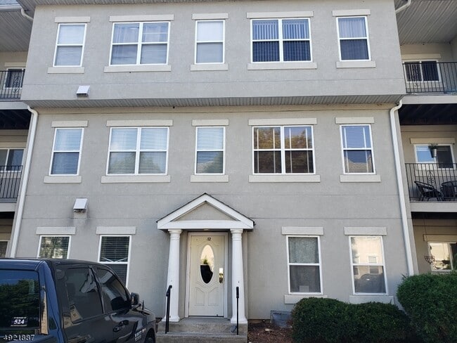 Building Photo - 1201 Brittany Dr