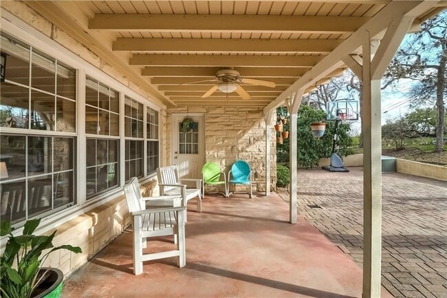 Building Photo - 1504 Hillmont St