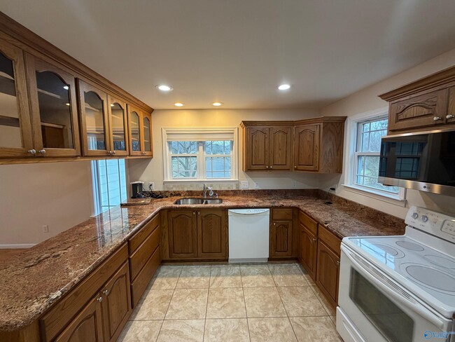 Building Photo - 542 Holmes Drake Rd