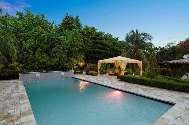 Building Photo - 12300 Old Cutler Rd