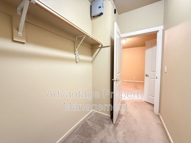 Building Photo - 523 Catron St N