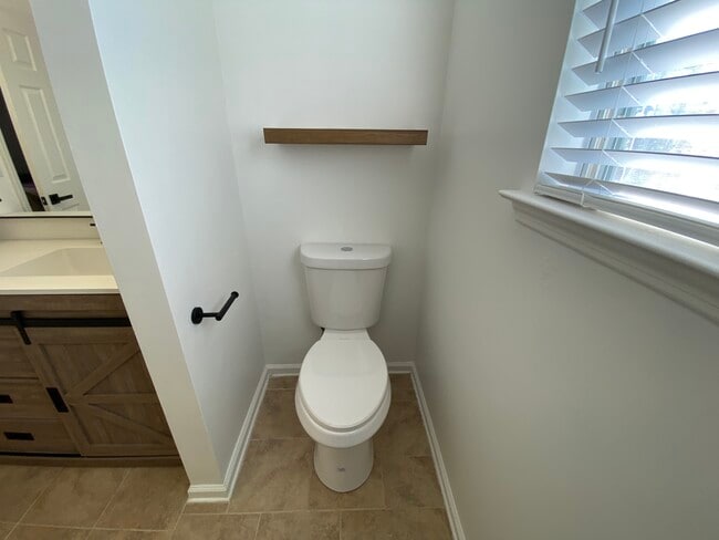 Building Photo - 2200 Parkside Dr