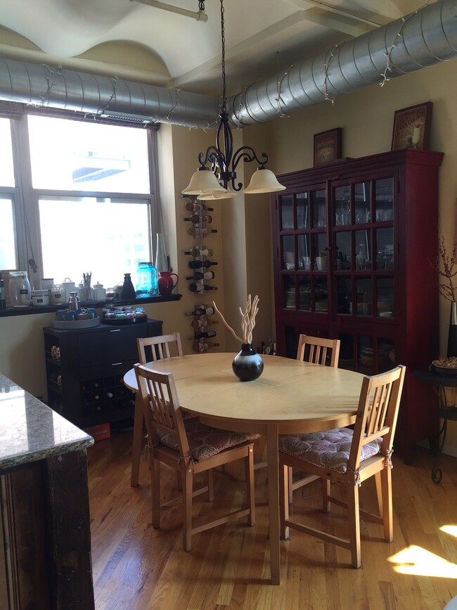 Dining Area - 500 S Clinton St