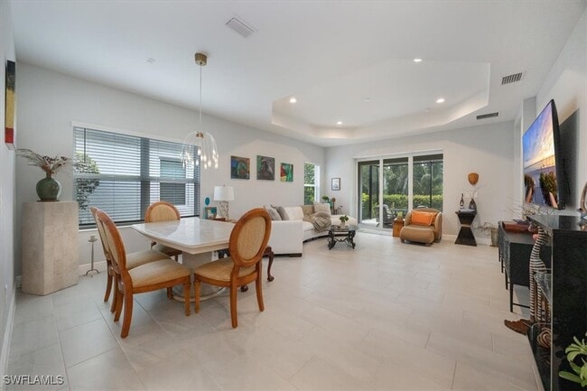 Building Photo - 2401 Ariane Dr