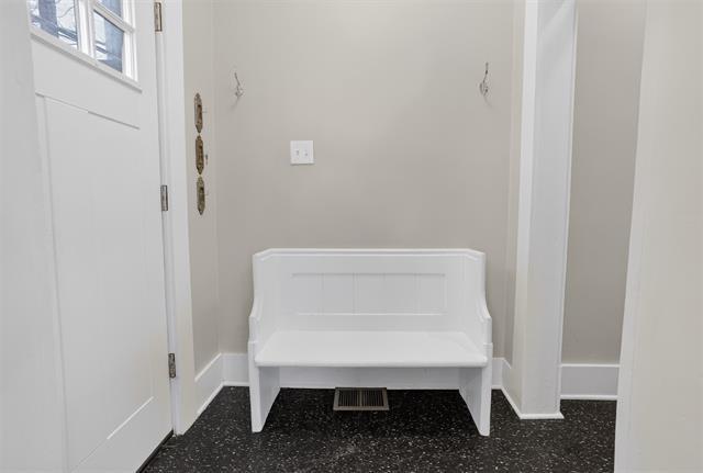 Building Photo - 1630 Mistletoe Blvd