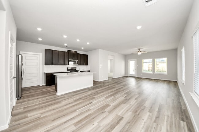 Building Photo - 16690 Sterling Clf St