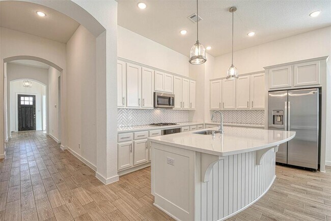 Building Photo - 17099 Crimson Crest Dr