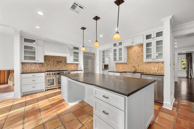 Building Photo - 1301 Kent Ln