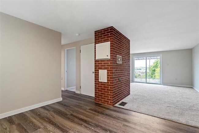 Building Photo - 8966 Knoll St