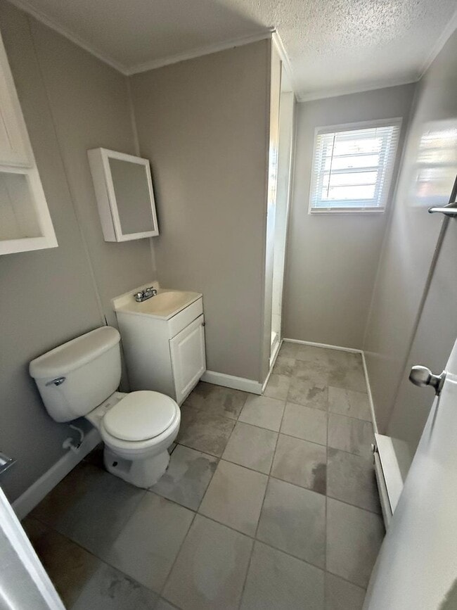 Building Photo - Cohen St.