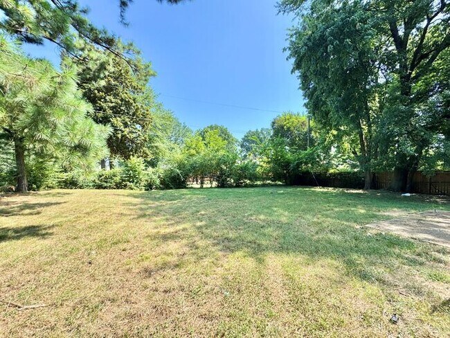 Building Photo - 4036 Navaho Ave