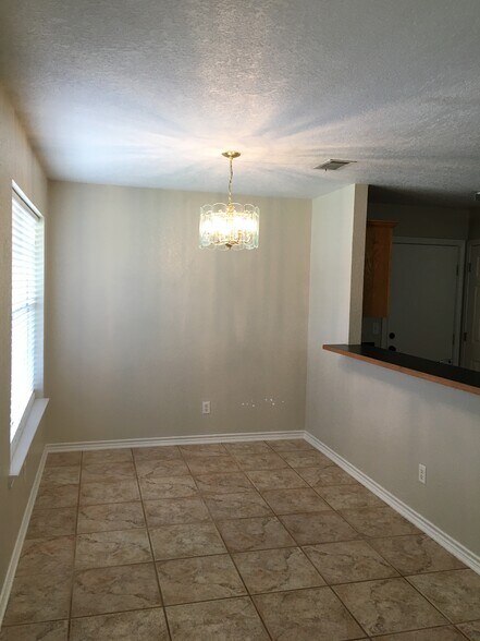 Building Photo - 130 Satch Dr