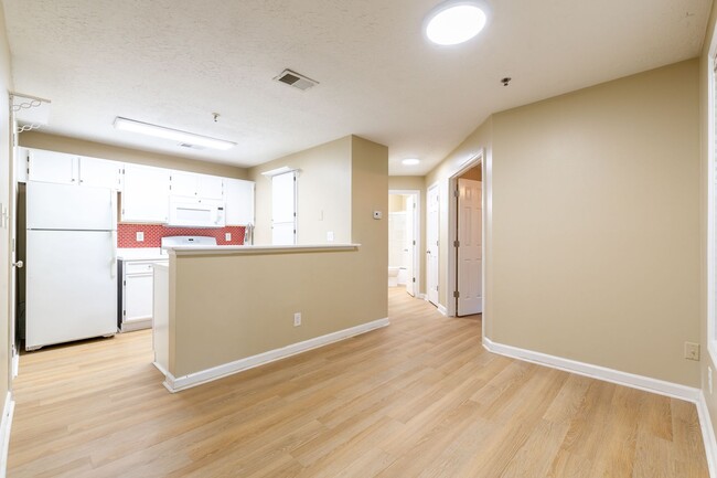 Building Photo - Marietta 2 bed/2 bath Condo!