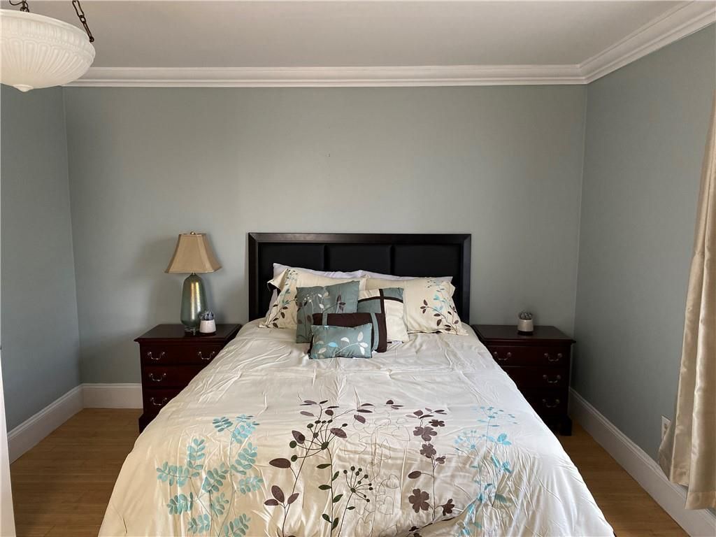 Building Photo - 481 Pine St