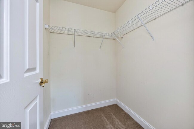 Building Photo - 563 Gramercy Ln