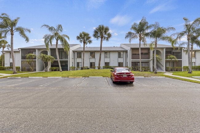 Building Photo - 1004 Green Pine Blvd