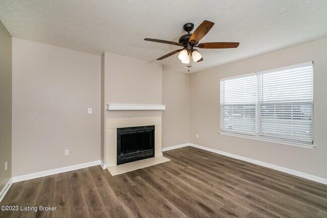Building Photo - 4103 Willowview Blvd