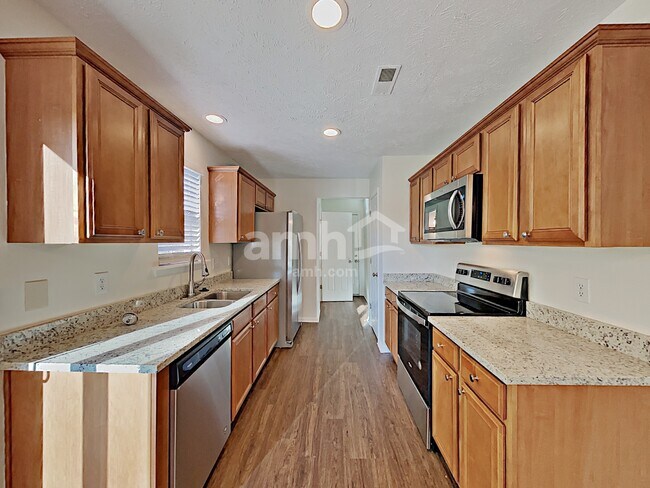 Building Photo - 511 Whitewater Ln