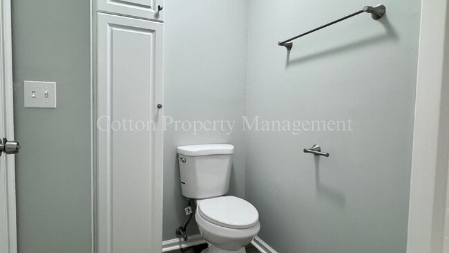 Building Photo - LEASING SPECIAL - Ask about our 1 month Re...