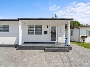 Building Photo - 3031 SW 64th Ave