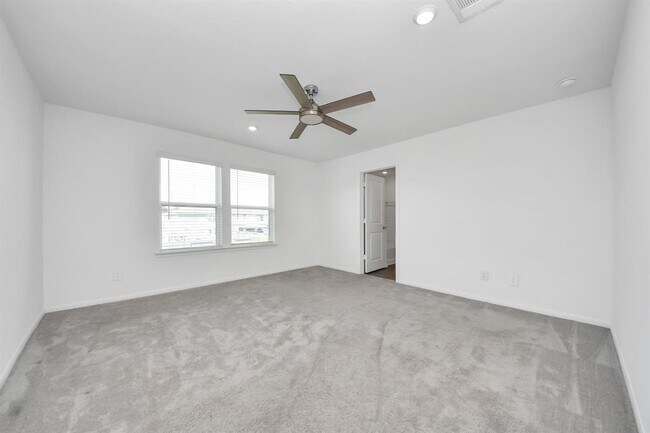 Building Photo - 23415 Pagoda Oak Dr