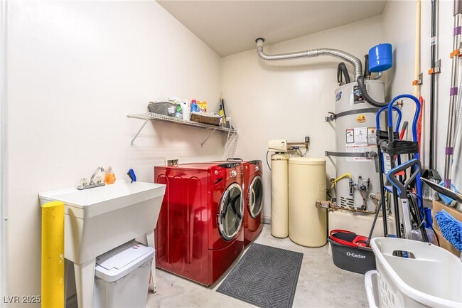 Building Photo - 2706 Grand Forks Rd