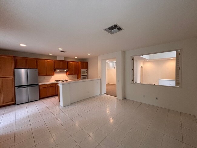 Building Photo - Great 4B/2.5BA House in Gate Community in ...