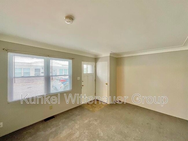 Building Photo - 1 Hickory Ct